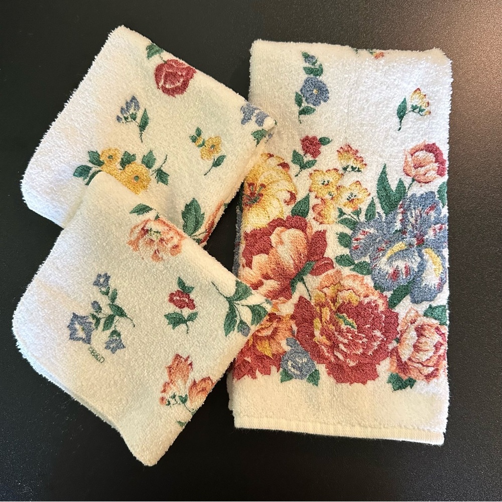 Vintage Pink Floral Hand Towel & Washcloth 3 Piece Set by The Bathworks